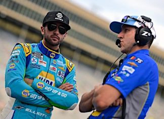 Chase Elliott Claps Back at His Fans as Crew Chief Alan Gustafson Falls Victim to Mass Hatred