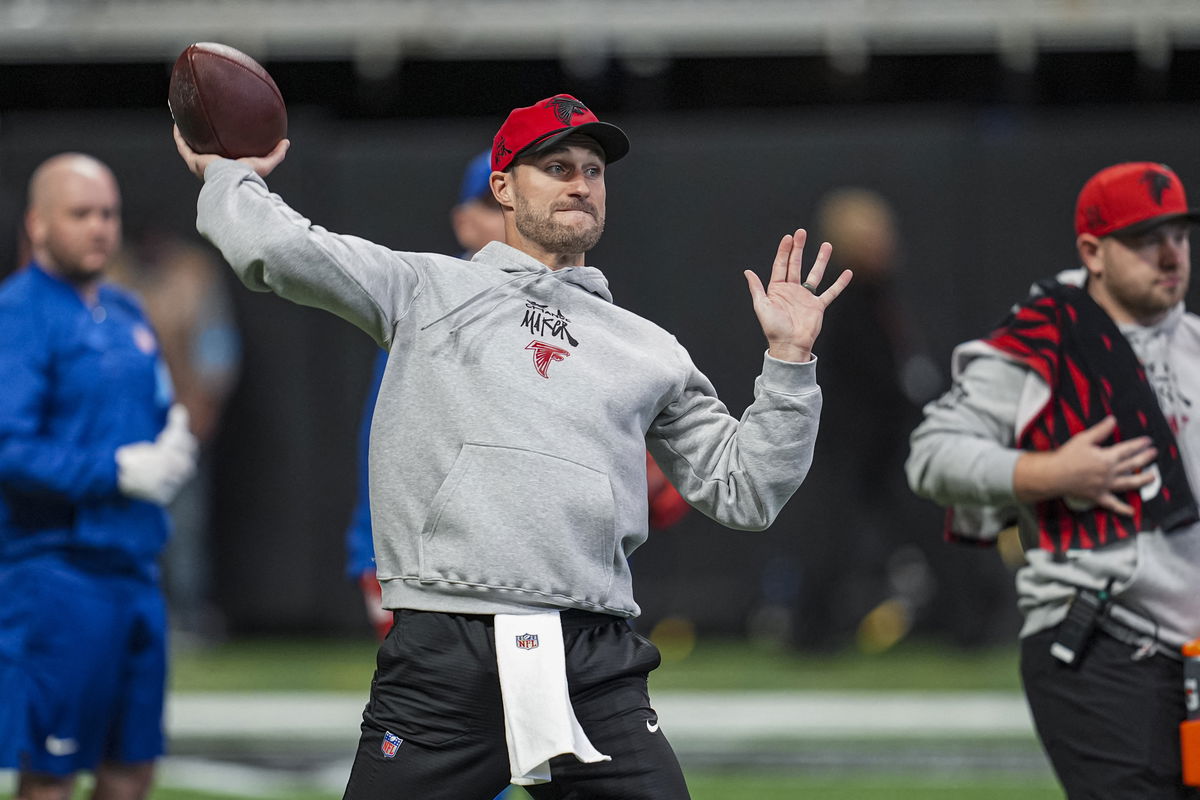 FILE PHOTO: Dec 22, 2024; Atlanta, Georgia, USA; Atlanta Falcons quarterback Kirk Cousins (18) warms up on the field prior to the game against the New York Giants at Mercedes-Benz Stadium. Mandatory Credit: Dale Zanine-Imagn Images/File photo