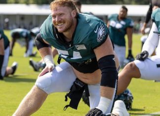 Eagles’ Cam Jurgens Reveals Obsession With Bare Knuckle Fighting & How a Broken Jaw Got Him Hooked