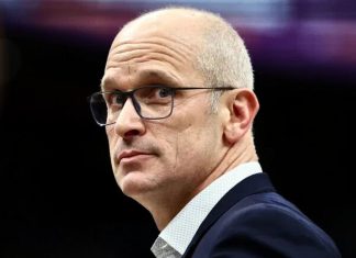 “Won’t Be Happy When He Sees The Medical Bills”: NCAA Fans React to Unfortunate Incident in Dan Hurley’s Elite 8 Win