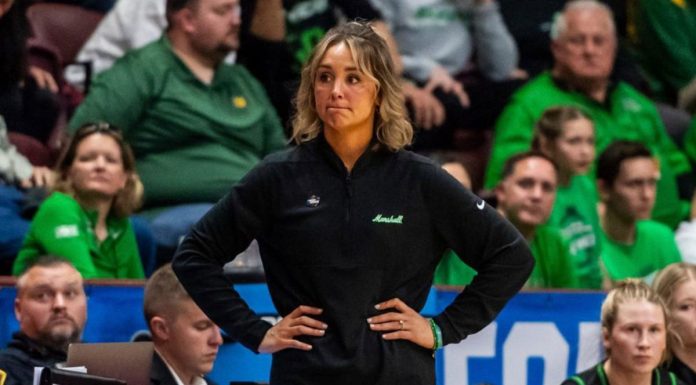 Tennessee HC Kim Caldwell Reveals Biggest Coaching Lesson From “Extreme” Failure