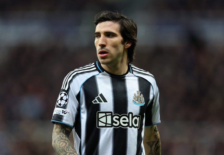 NEWCASTLE UPON TYNE, ENGLAND - MARCH 10: Sandro Tonali of Newcastle United during the UEFA Champions League 2025/26 Round of 16 First Leg match between Newcastle United FC and FC Barcelona at St James' Park on March 10, 2026 in Newcastle upon Tyne, England. (Photo by Molly Darlington/Copa/Getty Images)