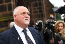 Middlesex legends in open revolt over running of club