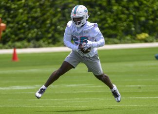 Dolphins Make $8M Contract Decision for Offensive Weapons, Contradict ‘Tanking’ Claims