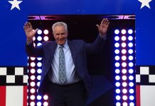 Darrell Waltrip Leaves Fans in Tears as Iconic Call Makes a Comeback in FOX’s Darlington Broadcast