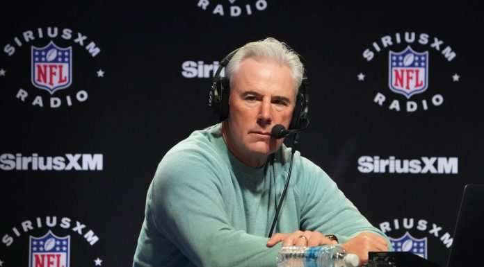 Rich Gannon, Tim Brown & More Mourn Ex-Raiders Star’s Tragic Passing at 52