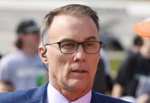 Kevin Harvick Takes Shots at ‘Incompetent’ NASCAR Driver With Big Cup Series Claim