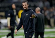 Derek Carr Sets Clear Expectations for Fernando Mendoza After Making Generous Offer to Raiders-Bound QB