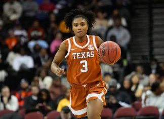 Texas’ Rori Harmon Breaks Down in Emotional Reunion With ACL Surgeon in Final Moody Center Game
