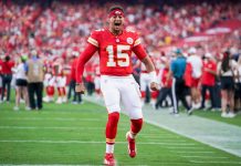 Patrick Mahomes’ Injury to Play a Key Role in Upcoming NFL Decision, Says Clark Hunt