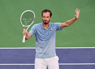 Miami Open Match Briefly Halted After Chair Umpire Spots Major Malfunction in Daniil Medvedev’s Clash