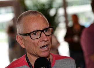 Outspoken Veteran Calls Out NASCAR Critics as He Backs Mark Martin’s Newfound Wisdom