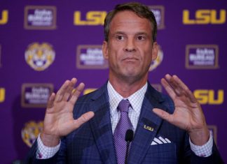 Lane Kiffin Makes Feelings Clear on Matt Leinart’s USC Legacy Amid Plea to Unretire His Jersey