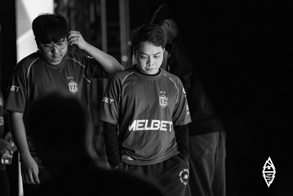 Natsumi and Yopaj of OG after losing