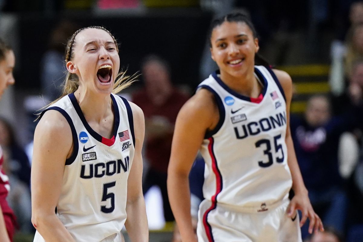 Paige Bueckers, Azzi Fudd