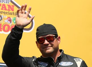 Fans Issue New Demand for NASCAR Team to Hire the Infamous “Next Jeff Gordon”