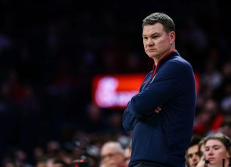 Tommy Lloyd Draws Roy Williams Comparison As UNC Rumors Refuse To Fade Amid 25-Year Breakthrough