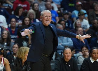 “This Is Ridiculous”: Geno Auriemma Blasts Officials Following Sarah Strong’s Torn Jersey Incident