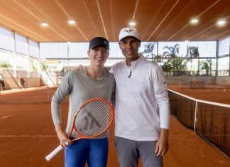 WATCH: Iga Swiatek Takes Notes as Rafael Nadal Delivers His Grand Slam Winning Masterclass