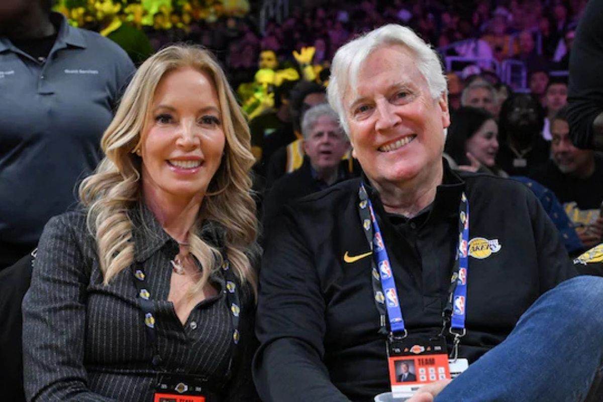 Lakers owners Jeanie Buss and Mark Walter
