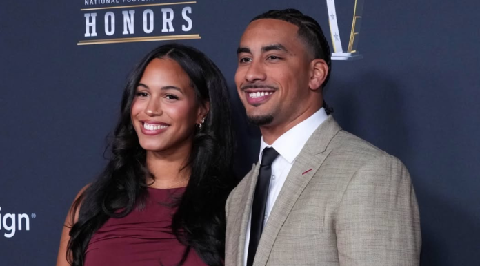 “Need Everyone to Get Off FB”: Packers QB Jordan Love’s Pregnant Wife Makes Public Plea After Fake Newborn News