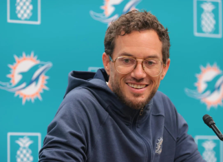 Chargers GM Reveals Mike McDaniel’s Creative Strategy to Secure Free Agency Targets