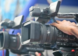 “Sending Thoughts & Prayers”: NASCAR Announcer Forced to Leave Broadcast Booth Over Family Emergency