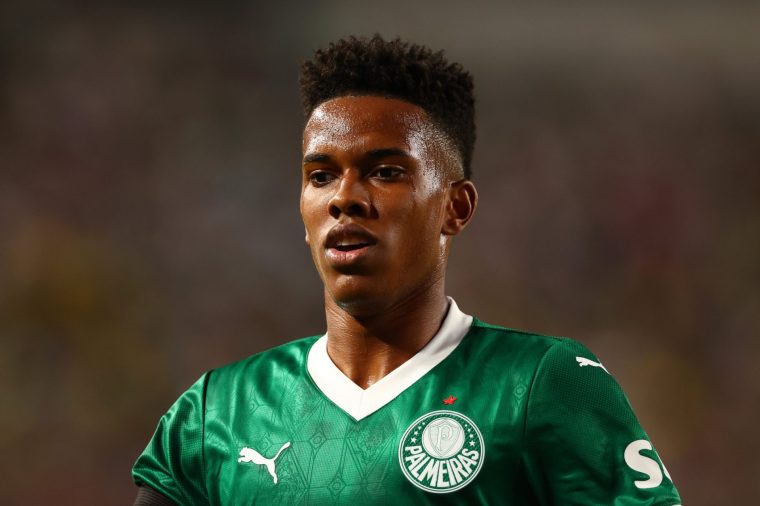 PHILADELPHIA, PENNSYLVANIA - JULY 04: Estevao of Palmeiras in action during the FIFA Club World Cup 2025 quarter final match between SE Palmeiras and Chelsea FC at Lincoln Financial Field on July 04, 2025 in Philadelphia, Pennsylvania. (Photo by Chris Brunskill/Fantasista/Getty Images)