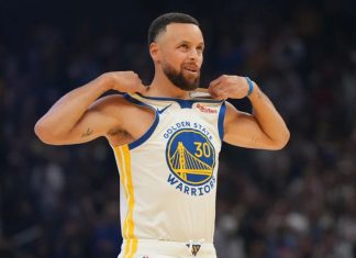 Stephen Curry Sends Clear Message on Warriors Future With Wardrobe Choice, Addresses Contract Situation
