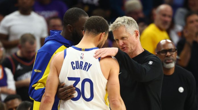“Class Act”: NBA Legend Chokes Up on Camera Over Steve Kerr’s Courtside Moment With Warriors Stars