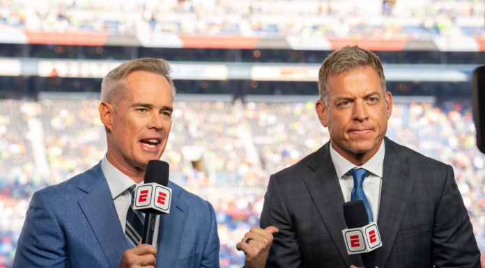 Troy Aikman’s Broadcasting Partner Shares Clear Message to ESPN On Retirement
