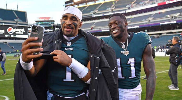 “Enough!!”: Eagles Legend Unleashes Expletive-Laced Rant Amid Growing Noise Around AJ Brown and Jalen Hurts