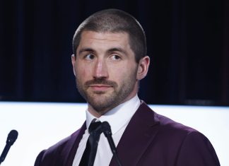 JC Tretter Issues Statement Addressing Player Safety Concerns After NFLPA-NFLRA Meeting Amid Officiating Controversy