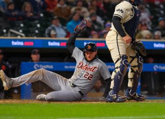 Panic Hits Detroit as 26YO Outfielder Carted Off-Field After Nasty Collision