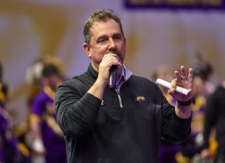LSU HC Jay Clark Cuts Off Kailin Choi to Refocus NCAA Goal Amid Jordan Chiles Rivalry