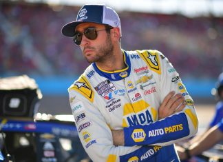 Chase Elliott Silences Fan Fury Against Crew Chief With 5-Word Emotional Confession