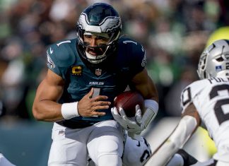 “Never a Guy We Worried About”: Lavonte David Takes Shot at Jalen Hurts as QB Gets Concerning Update on Future