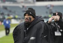 Ex-Eagles Star Disses Lavonte David With Tom Brady Hot Take Amid Jalen Hurts Controversy
