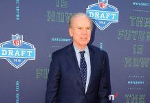 Congratulations Pour In For Roger Staubach as US Naval Academy Pays Tribute to Cowboys Legend
