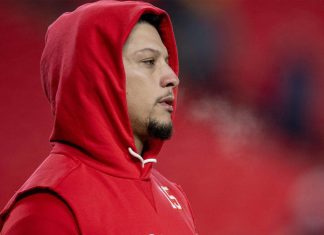 “Not Start This Season”: Injury-Plagued Retired QB Urges Chiefs Against Playing Patrick Mahomes Amid ACL Recovery