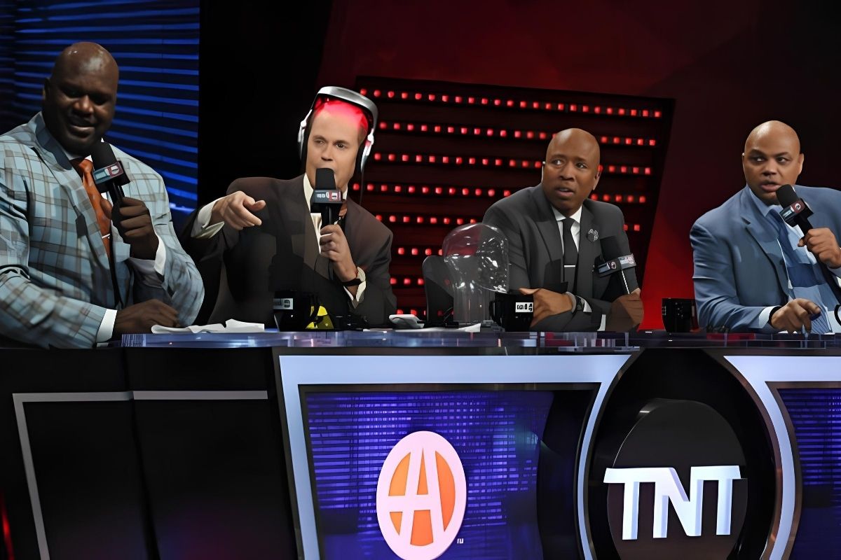 Shaquille O'Neal, Ernie Johnson Jr., Kenny Smith, Charles Barkley