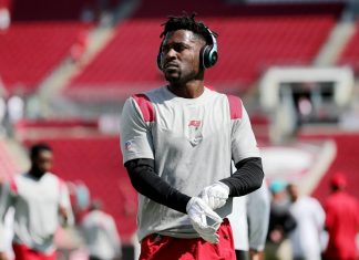 Father of Seven, Antonio Brown, Asks For Another Child With 31-Year-Old Girlfriend Cydney Moreau