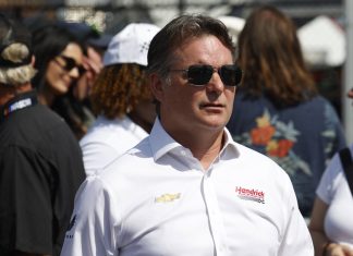 Jeff Gordon Subtly Gives Up Championship Hopes from HMS Star Amidst Replacement Rumors