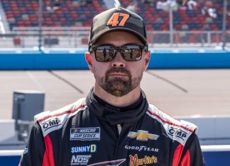 “He Cares a Lot”- Untold Story of Ricky Stenhouse Jr.’s Unforgiving Shop Grind Sparks Massive Fan Support