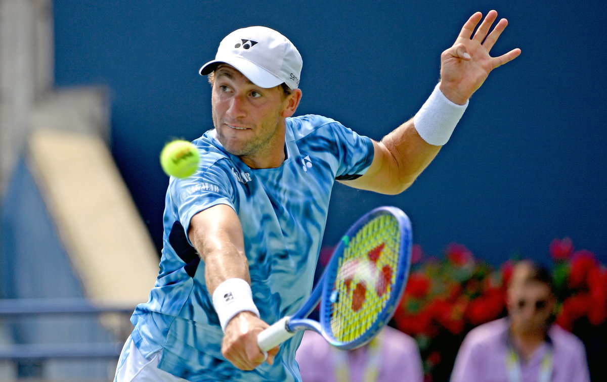 Tennis: National Bank Open Aug 2, 2025 Toronto, ON, Canada Casper Ruud NOR plays a shot against Karen Khachanov during fourth round play at Sobeys Stadium. Toronto Sobeys Stadium ON Canada, EDITORIAL USE ONLY PUBLICATIONxINxGERxSUIxAUTxONLY Copyright: xDanxHamiltonx 20250802_cec_bh7_162