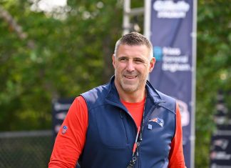 Patriots Officially Announce Double Roster Signings While Mike Vrabel Returns to Practice