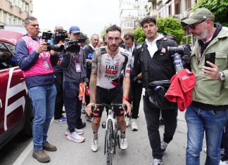 Cyclist Crosses Finish Line Bleeding as Teammates Hospitalized in Horrific Giro d’Italia Crash