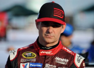 Jeff Gordon’s Iconic NASCAR Car Goes up on Sale for $139,000, 17 Years Later